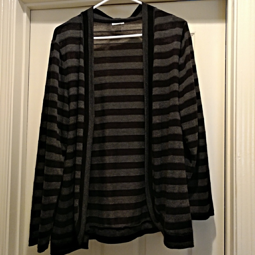 🎉Craft & Barrow Black and Gray Cardigan🎉